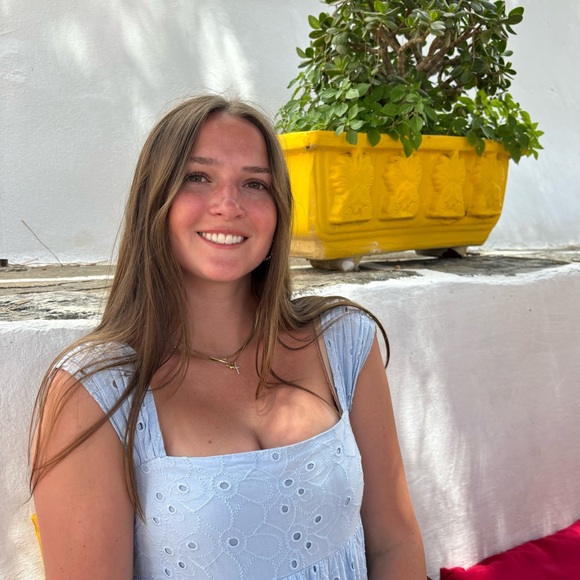 Meet your Posher, Kylie - Picture 1 of 1